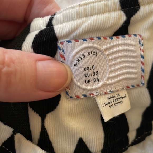 Anthropologie skirt, size 0, knee length. - Picture 2 of 3